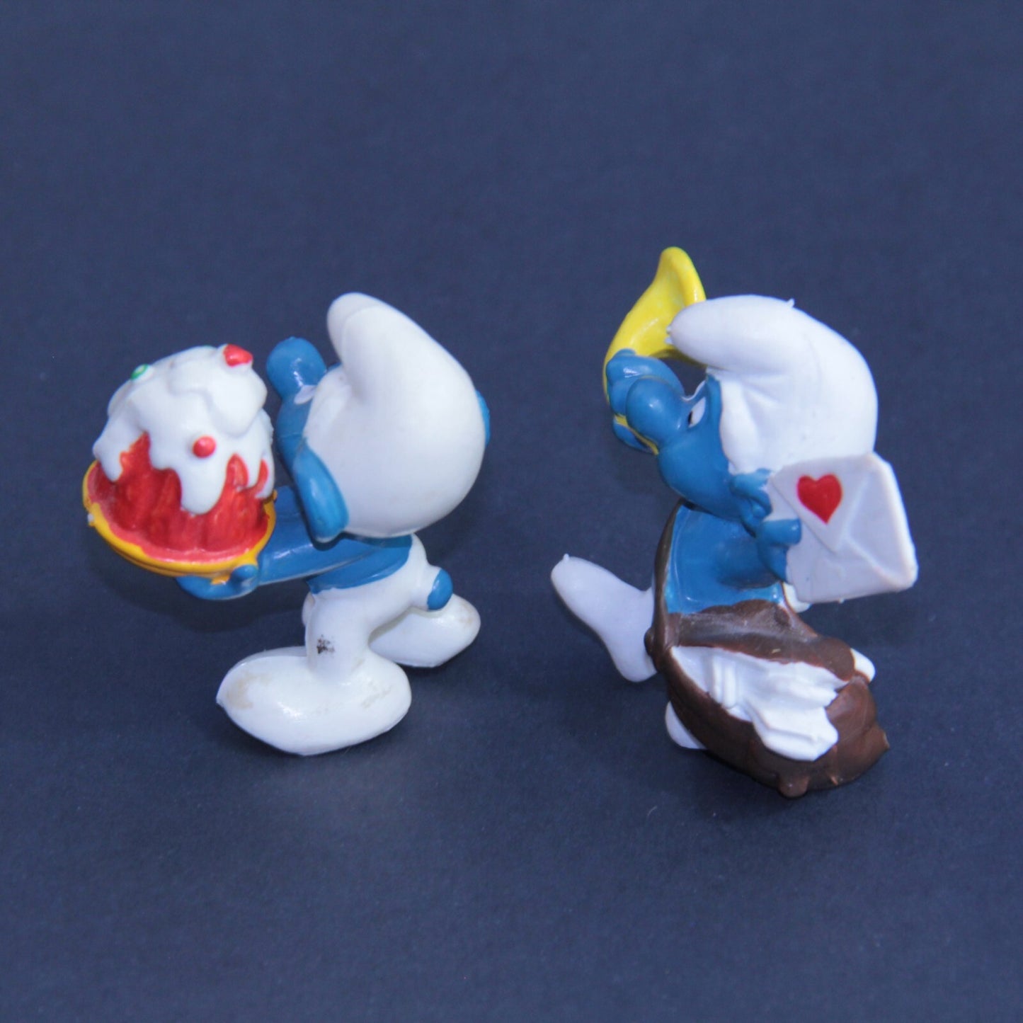 1978 Vintage Smurfs Figures – Postman w/ Valentine & Greedy Smurf w/ Red Cake 💙
