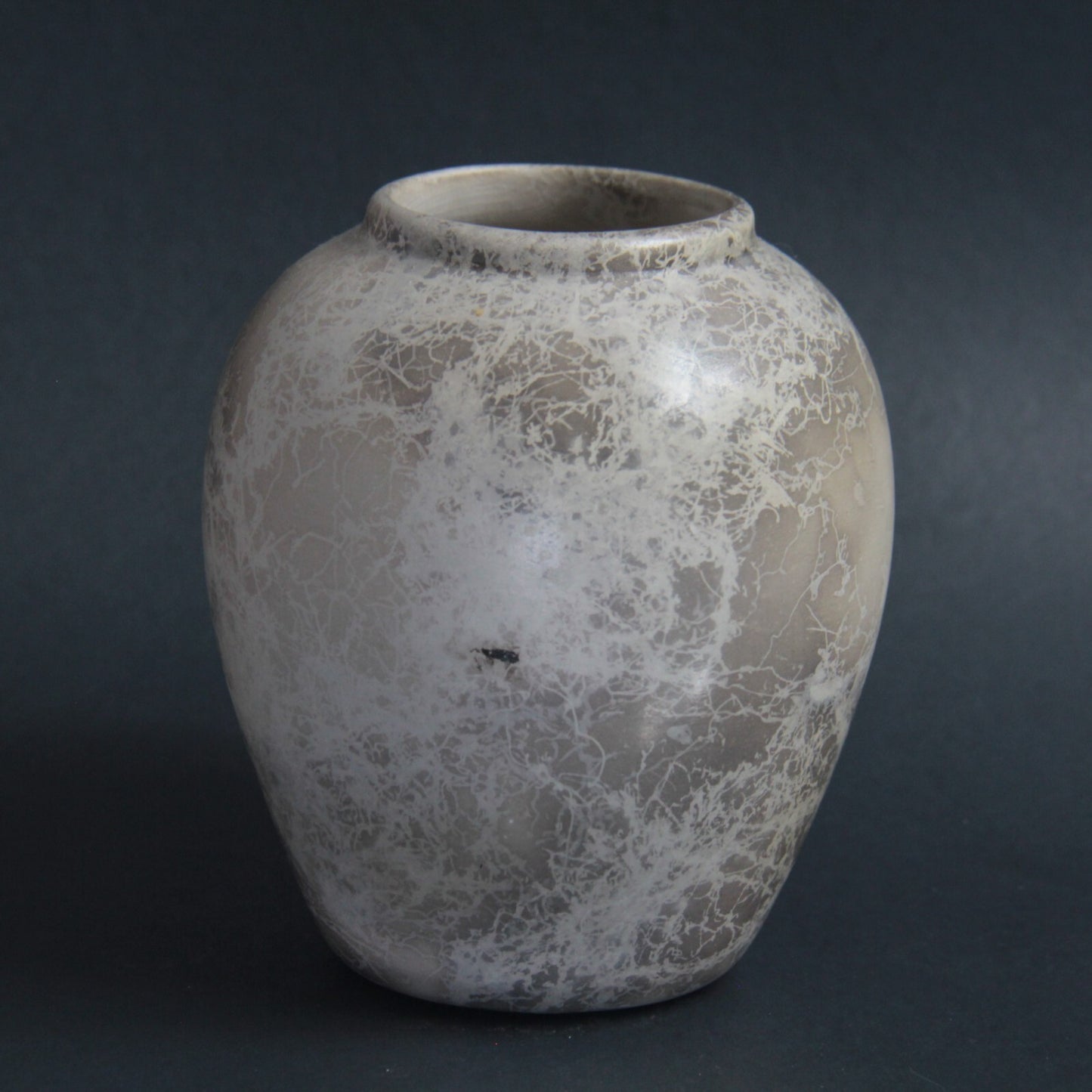 Raku Pottery Vase β 5.25" Tall β Signed V.T. Navajo β 4.5" Diameter β¨