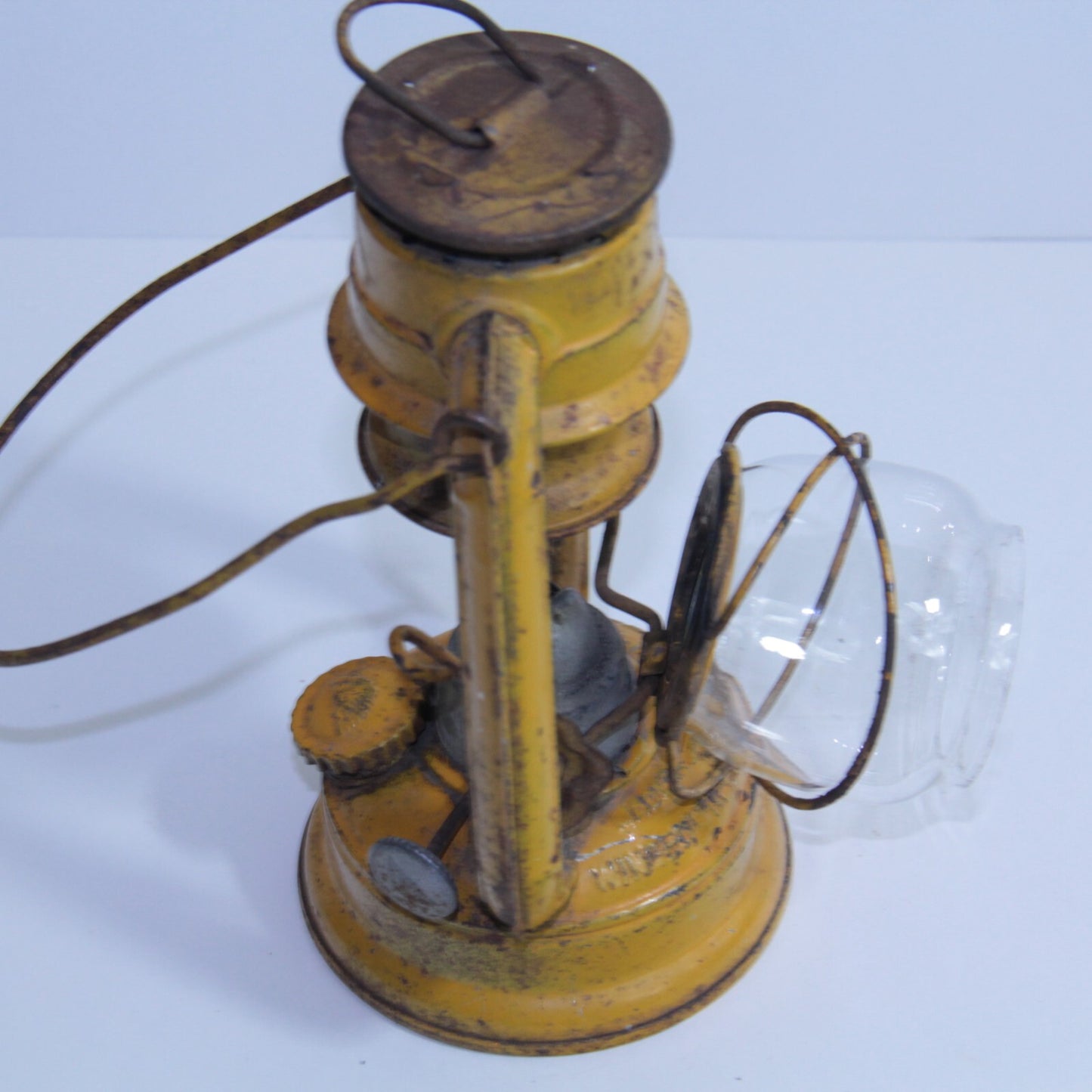 Vintage Winged Wheel #350 Lantern – Yellow w Glass Globe – Made in Japan – 7"
