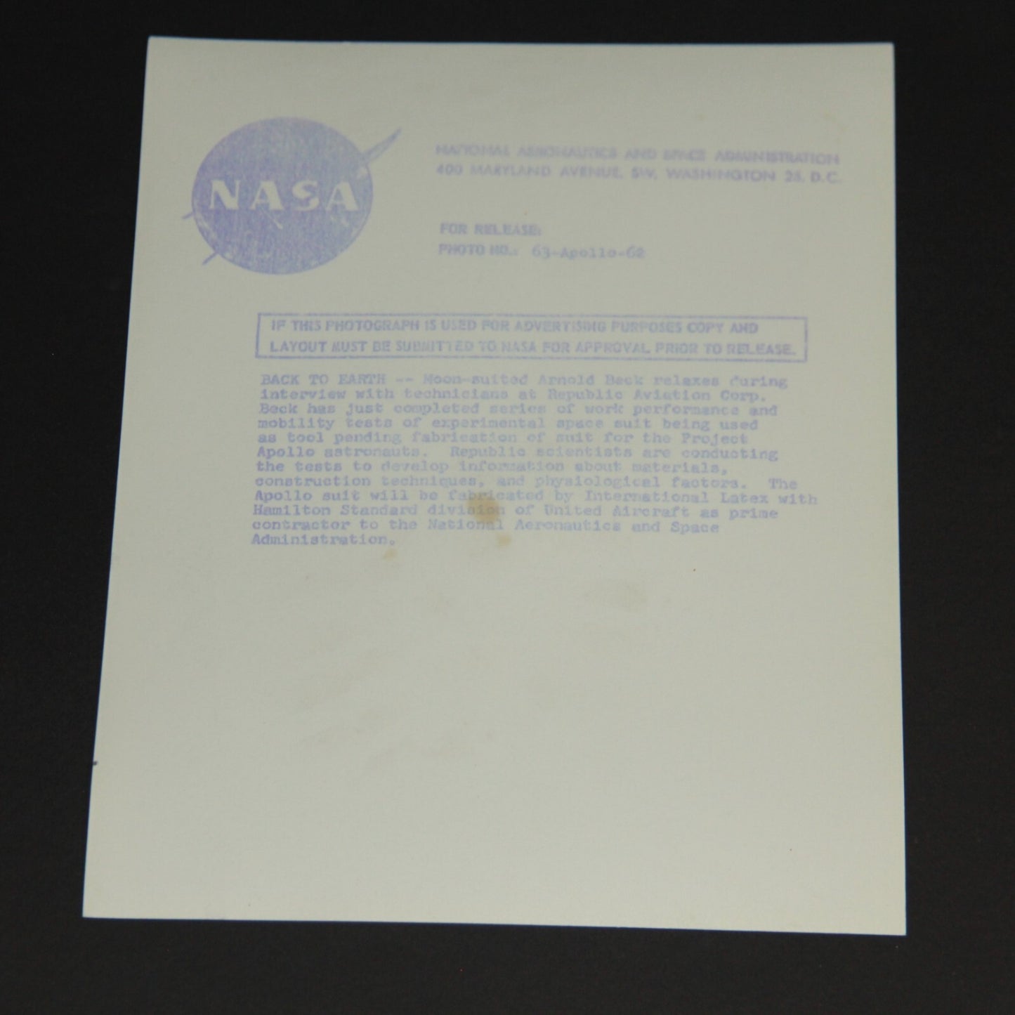 NASA PRESS RELEASE 63-Apollo-62 Arnold Beck Back to Earth Photo -Purple Print π