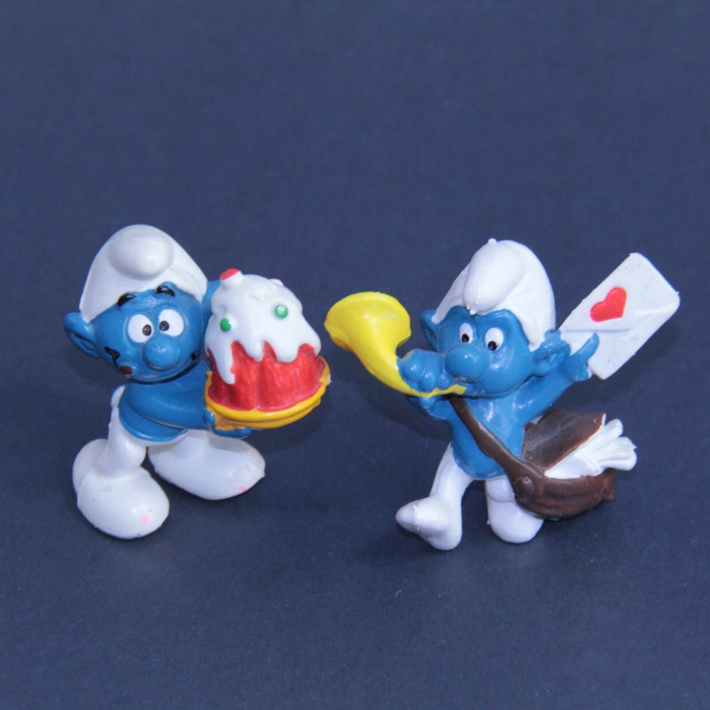 1978 Vintage Smurfs Figures – Postman w/ Valentine & Greedy Smurf w/ Red Cake 💙