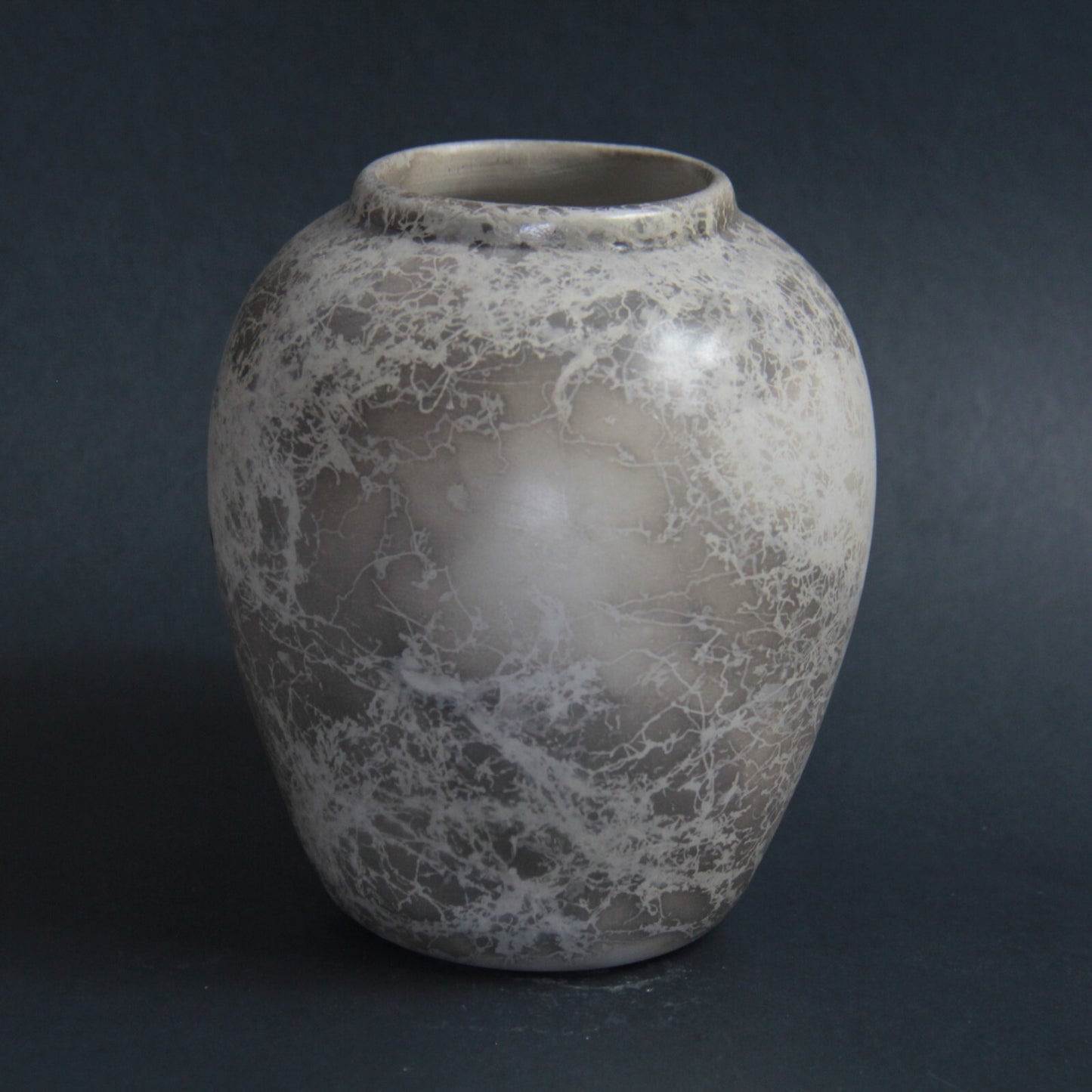 Raku Pottery Vase β 5.25" Tall β Signed V.T. Navajo β 4.5" Diameter β¨