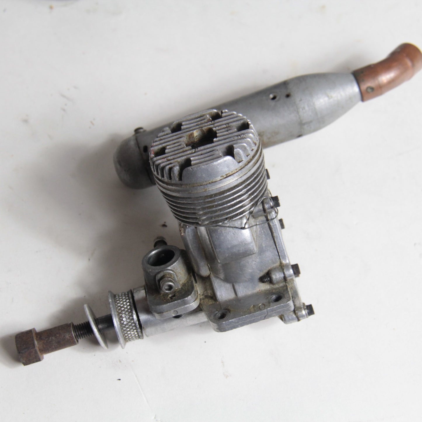 Unknown 401 RC Glow Engine β Vintage Airplane Motor w Muffler β π©οΈ XOLEV