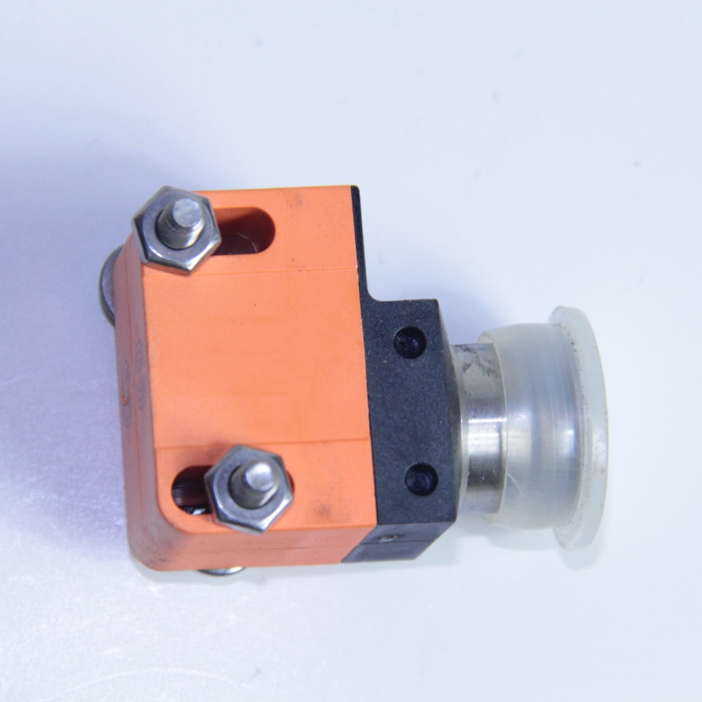 IFM Efector IN0117 Dual Inductive Proximity Sensor IND2004DAROA/SL/LS 500