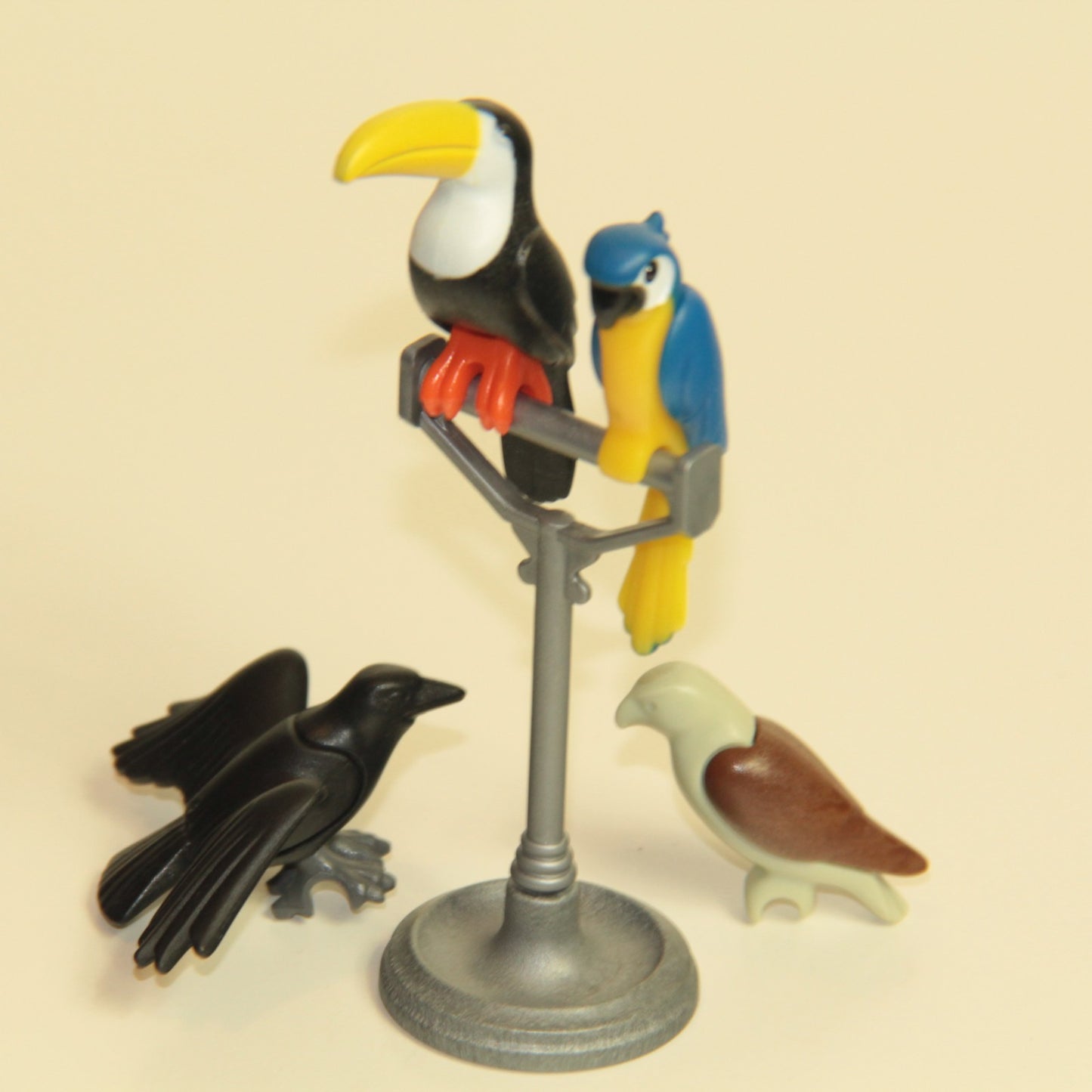 Playmobil 4x Bird Lot & Stand - Toucan, Parrot, Crow, and Hawk with Perch