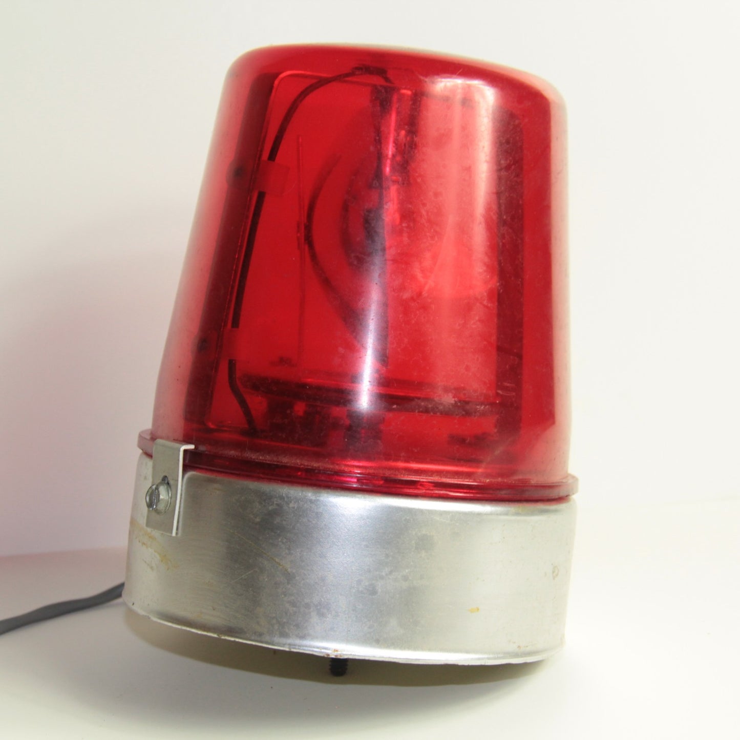 TRIPP LITE Model MV IND - 12V DC - RED & CHROME Beacon Safety Signal Light