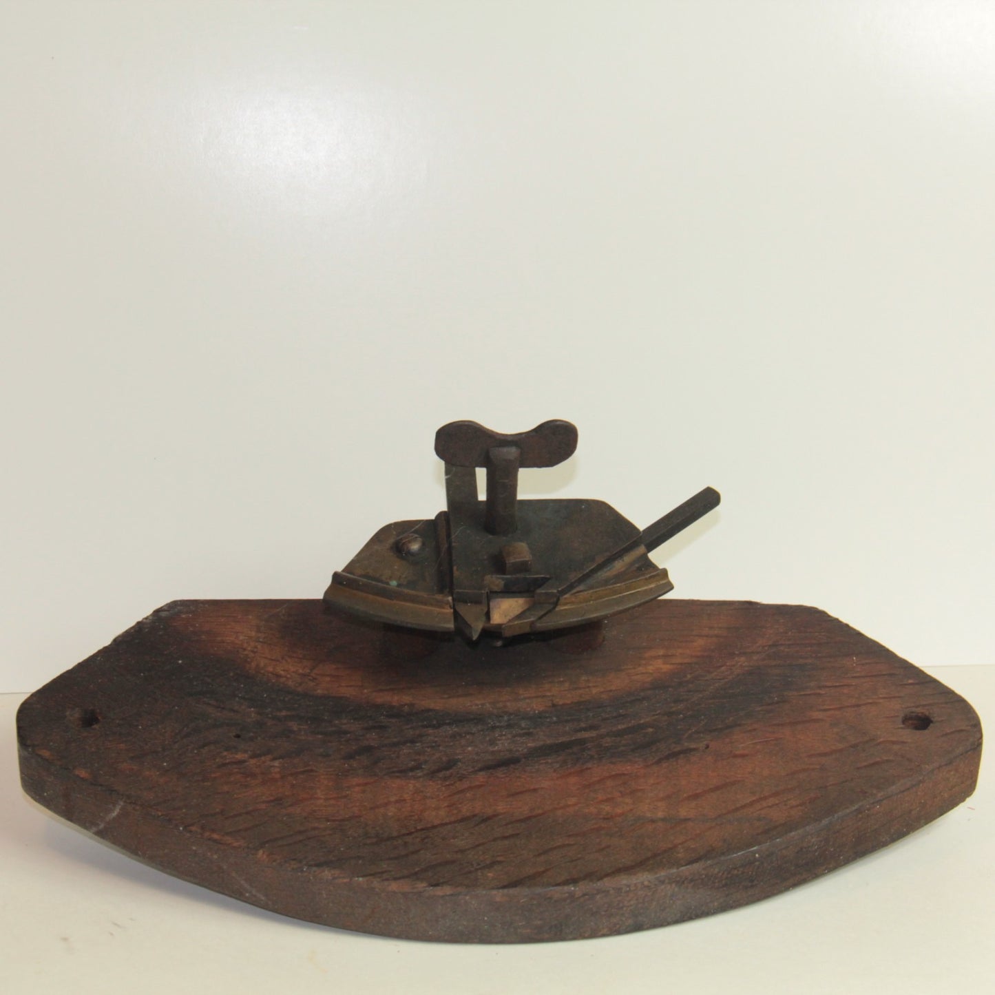 Vintage Cooper’s Croze Plane – Barrel Maker’s Tool – Tiger Oak Wood – 15.5" ⚒️