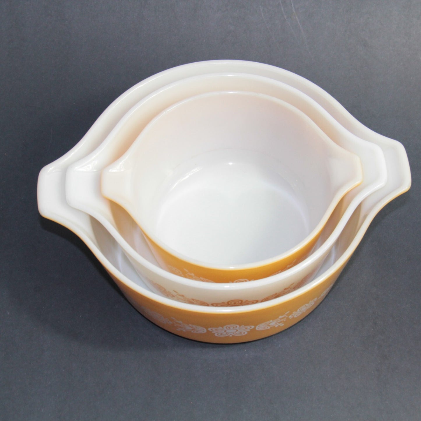 PYREX – 3-Piece White & Butterscotch BUTTERFLY GOLD Casserole Set – No Lids