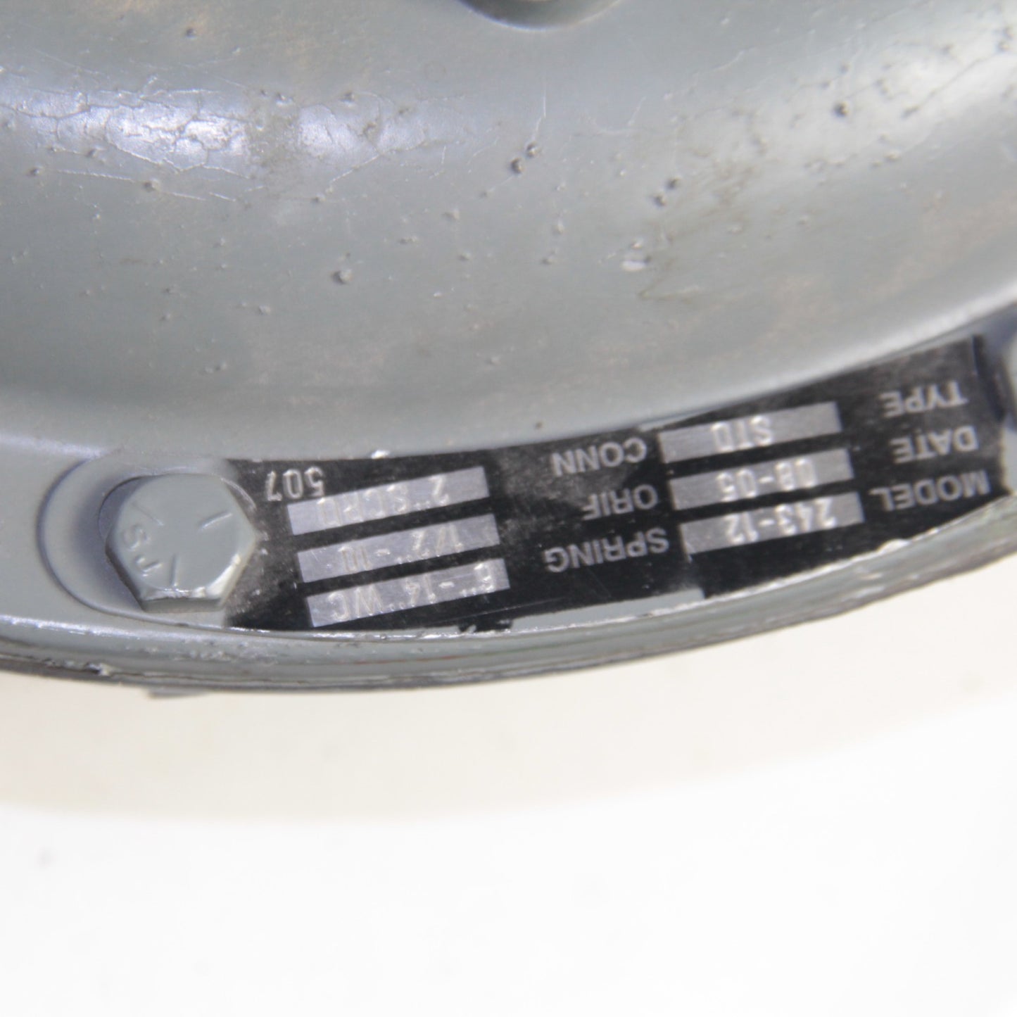 Sensus Regulator Model 243-12 Spring 6"-14" Orif 1/2" Conn. 2"