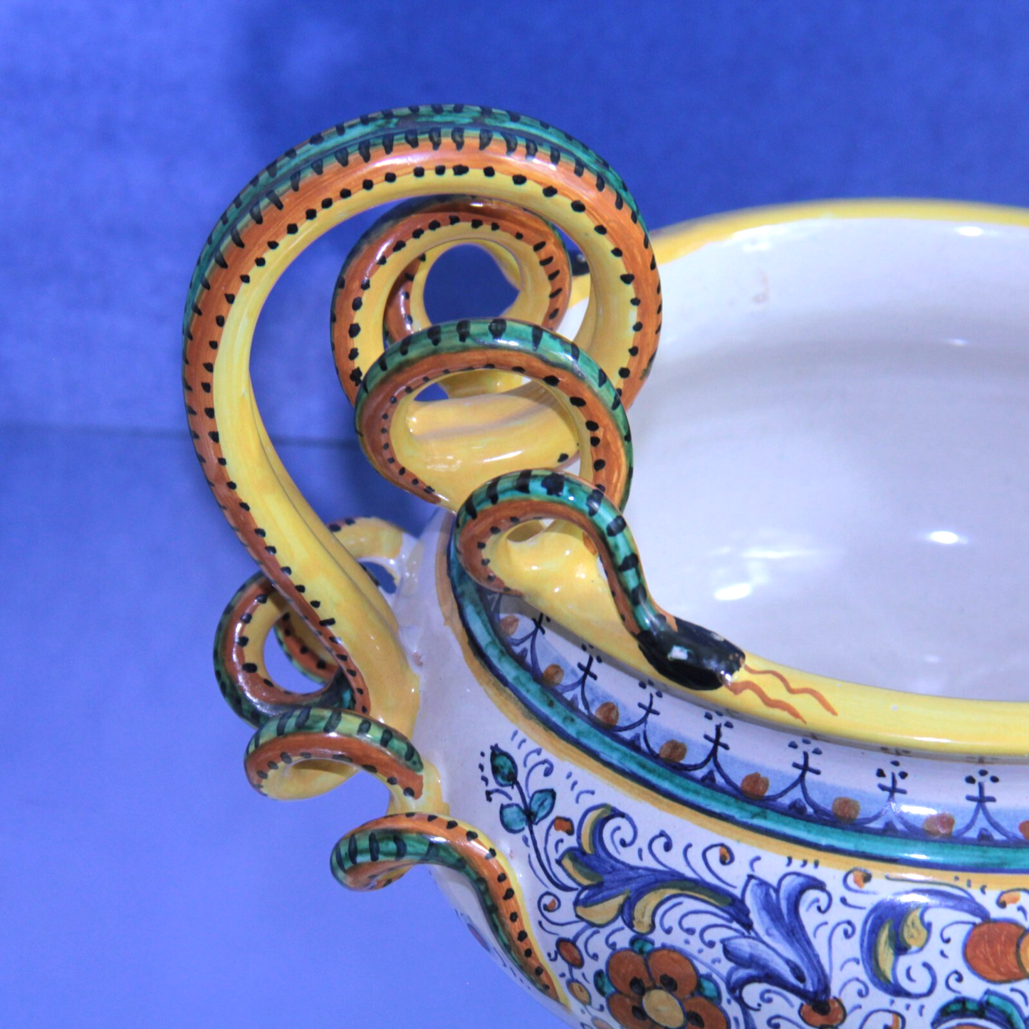 Deruta Raffaellesco Majolica Jardiniere Bowl Hand-Painted w Serpentine Handles